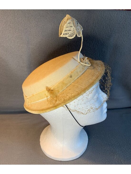 Ladies Ivory Hat Velvet Trim & Lace Doily Accents Size 22 Net Veil Vtg main image 7